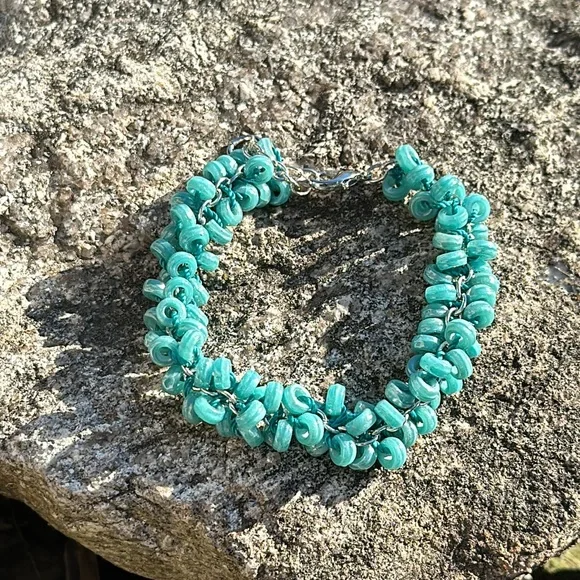 Glass hoop bracelet - Picture 7 of 8